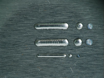 <a href='http://m.hnylhh.com/product/3.htm' class='text_a'>模具激光焊機(jī)</a>修復(fù)鏡面模具效果